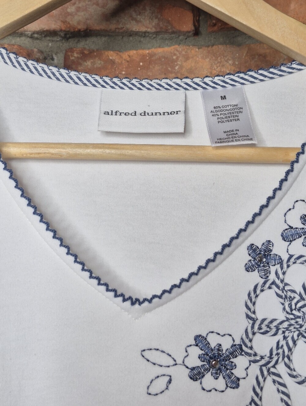 Alfred Dunner Nautical Embellished Tee 3-D Rope Floral Detail Size M - Picture 5 of 9